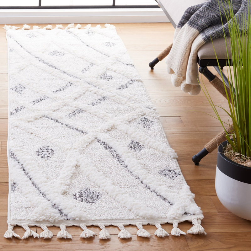 Vanille Tassel Shag Performance Geometric Rug, Runner 2'3" x 8'