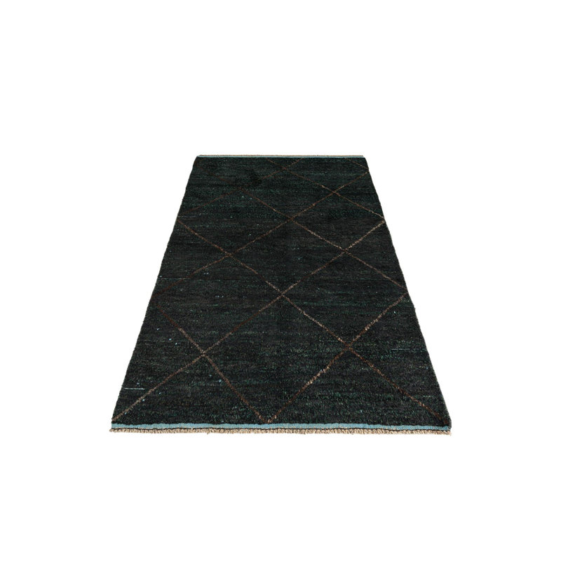 Tapis noir Kalmanovitz