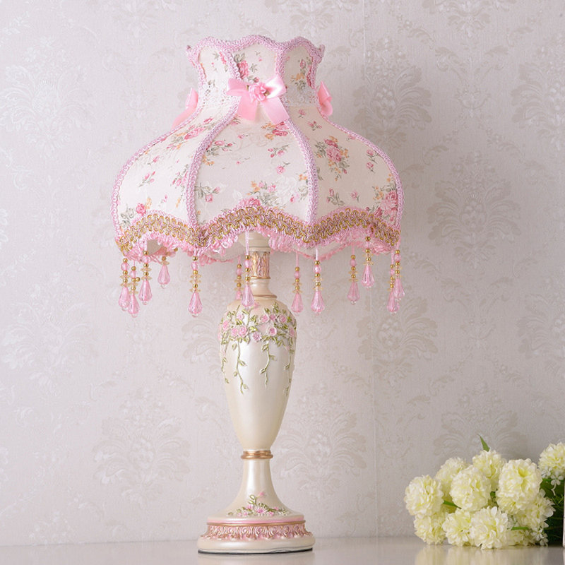 Lampe de table en résine Eulus