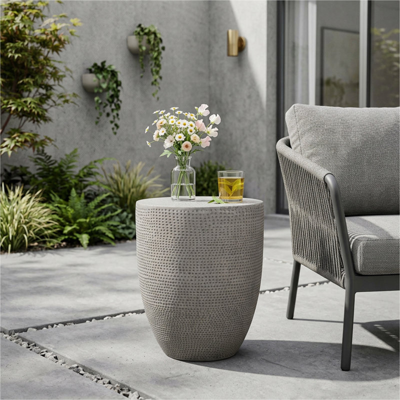 Table d'appoint d'extérieur en béton léger