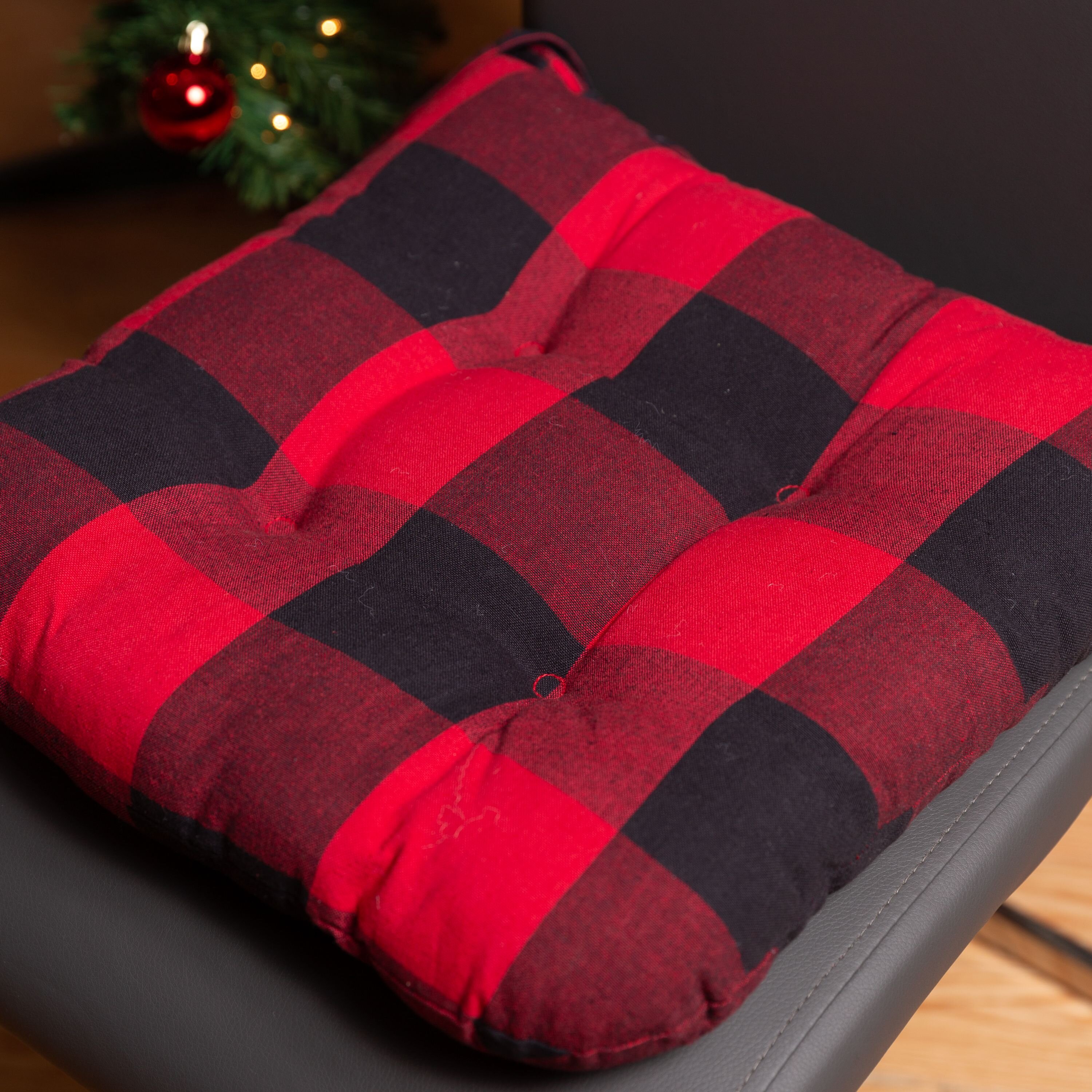 Buffalo Check 100% Cotton Tufted Chair Pad Cushion (Set of 4) The Holiday Aisle Size: 16 x 16