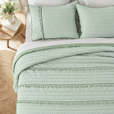 Ensemble de courtepointe en jacquard texturé Wonderful Bohemian - 3 pièces pour très grand lit (104 "x 90") - Vert clair - Chenille taillée avec frange