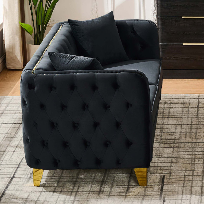 Canapé deux places Chesterfield en velours de 61 pouces avec accents dorés