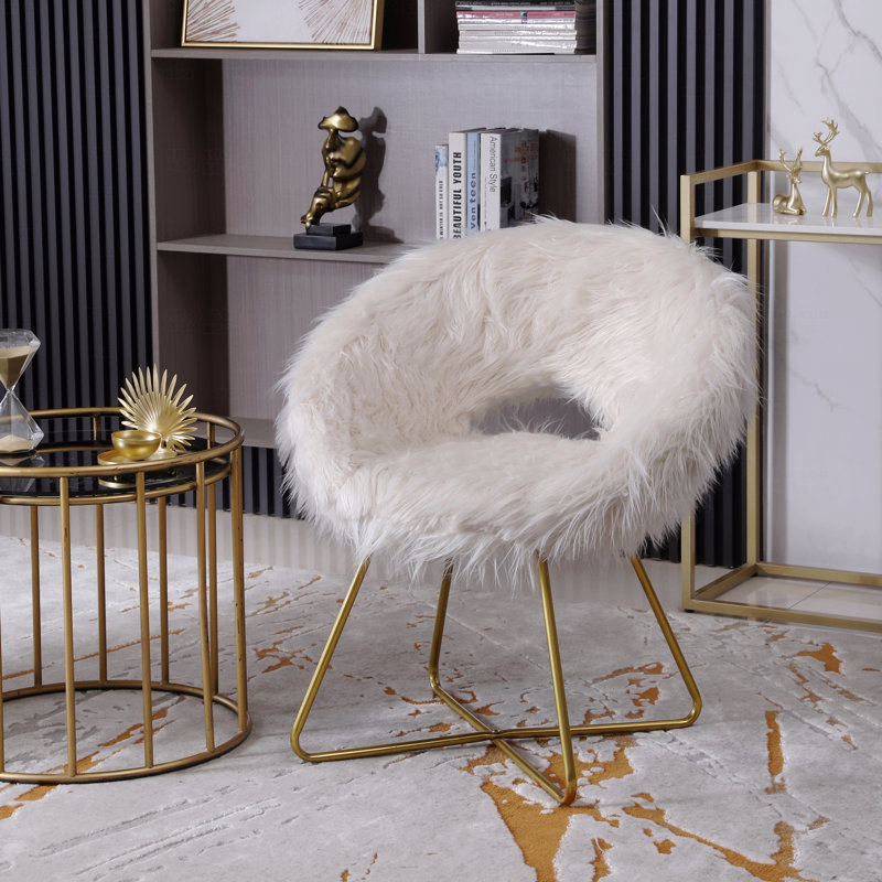 Fauteuil d'appoint basique en fausse fourrure