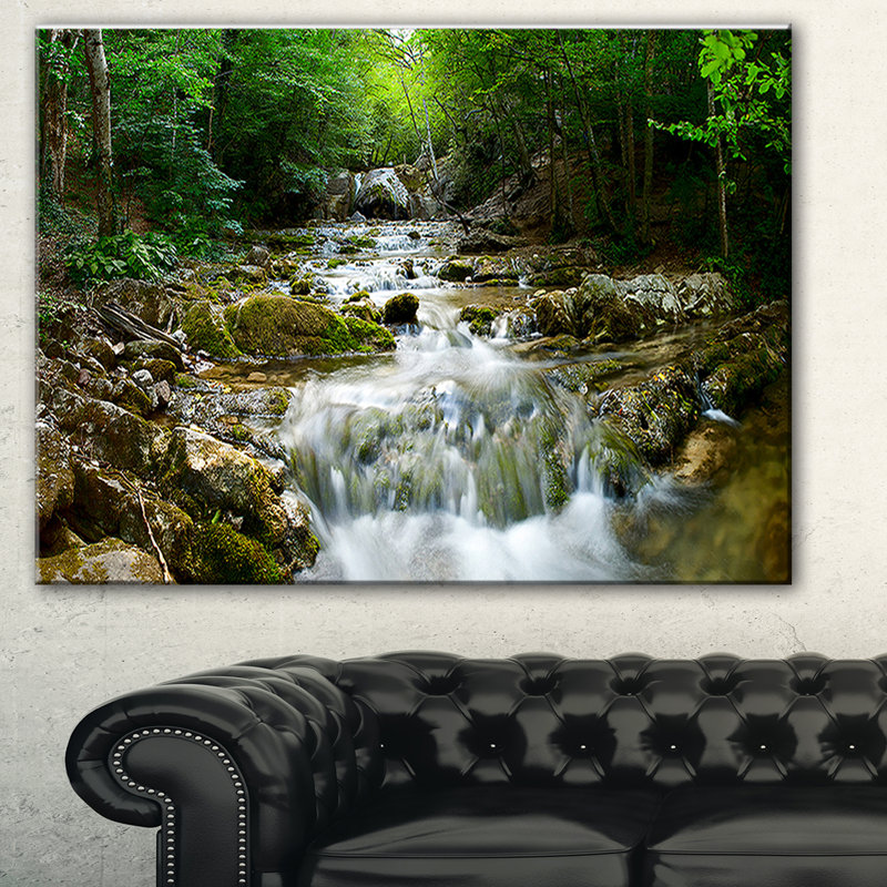 «Natural Spring Waterfall», photographie, H 30 po x l 40 po x 1,5 po, Toile tendue
