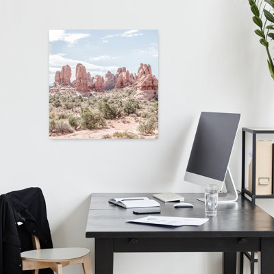 «Contemporary Oasis Day Hike III» avec art bleu rosé