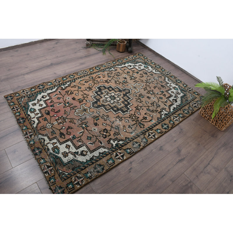 Traditional Wool Patchwork Accent Rug, 47.2x73.2 Inch Brown Rug