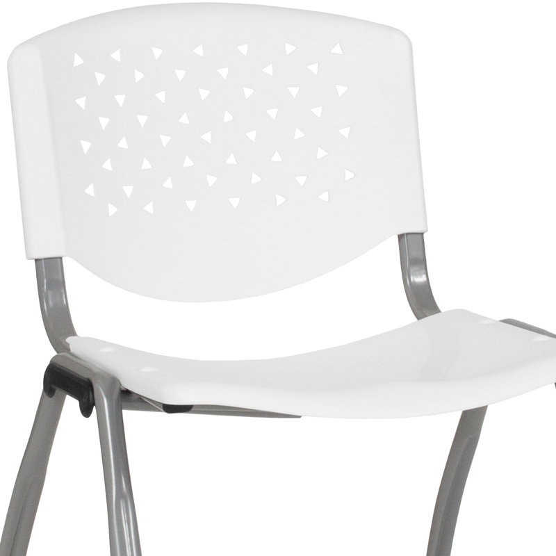 Chaises de vestibule empilables en plastique avec dossiers perforés Oliverson, Blanc, 1