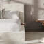 Structure de lit moderne avec table d'appoint coulissante réglable Cloud