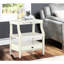 Fascinante table de chevet blanche antique avec espace de rangement attrayant et polyvalent