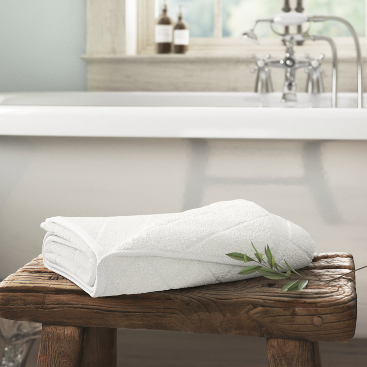 https://assets.wfcdn.com/im/71253206/resize-h755-w755%5Ecompr-r85/2042/204283334/Northmoor+100%25+Cotton+Bath+Towel.jpg