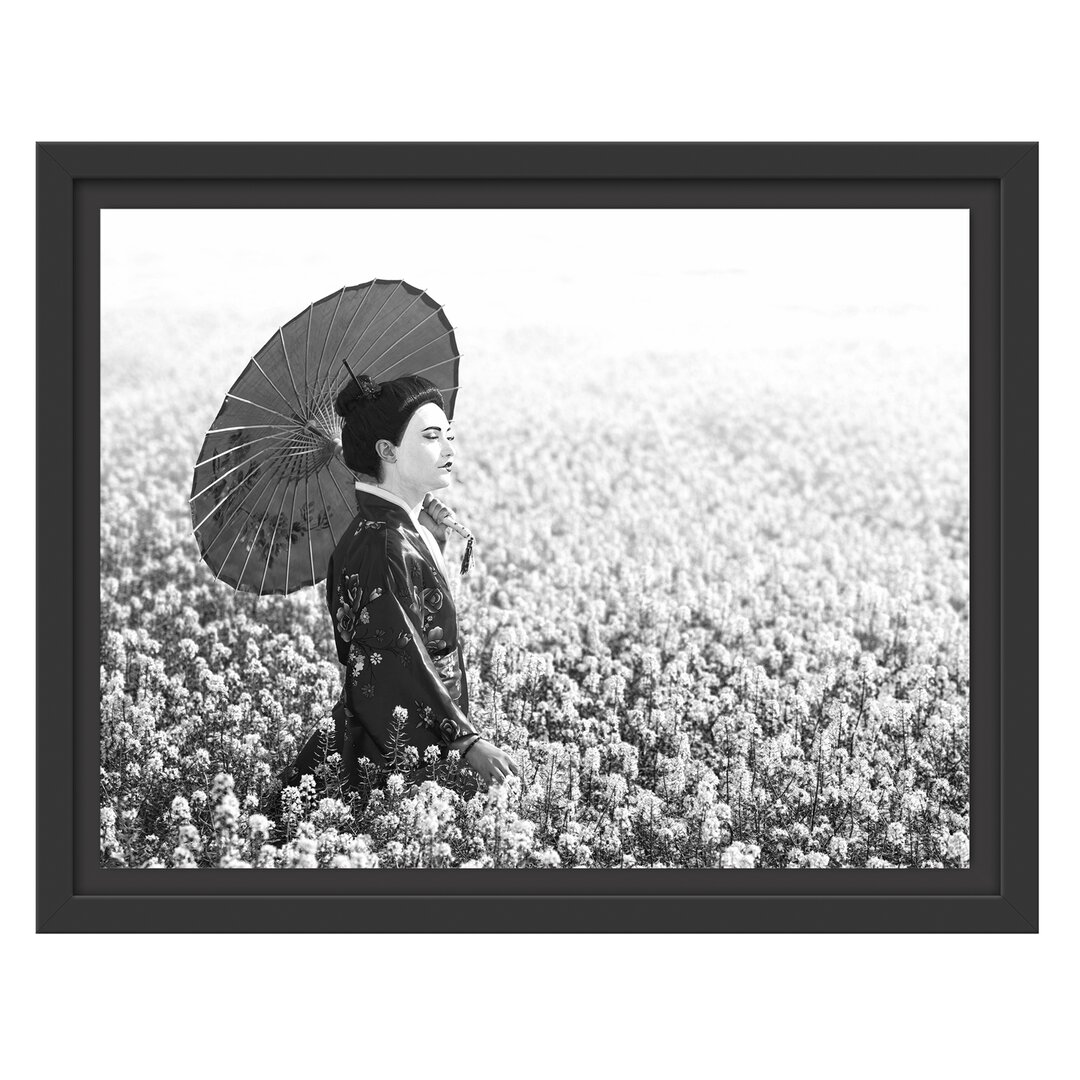 Gerahmtes Wandbild Geisha auf dem Feld Kunst B&W