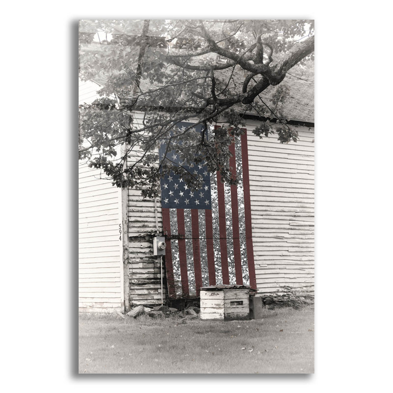  «Barn Flag 2» par Decent Exposures, art mural en verre acrylique, 16 po x 24 po, H 24 po x l 16 po