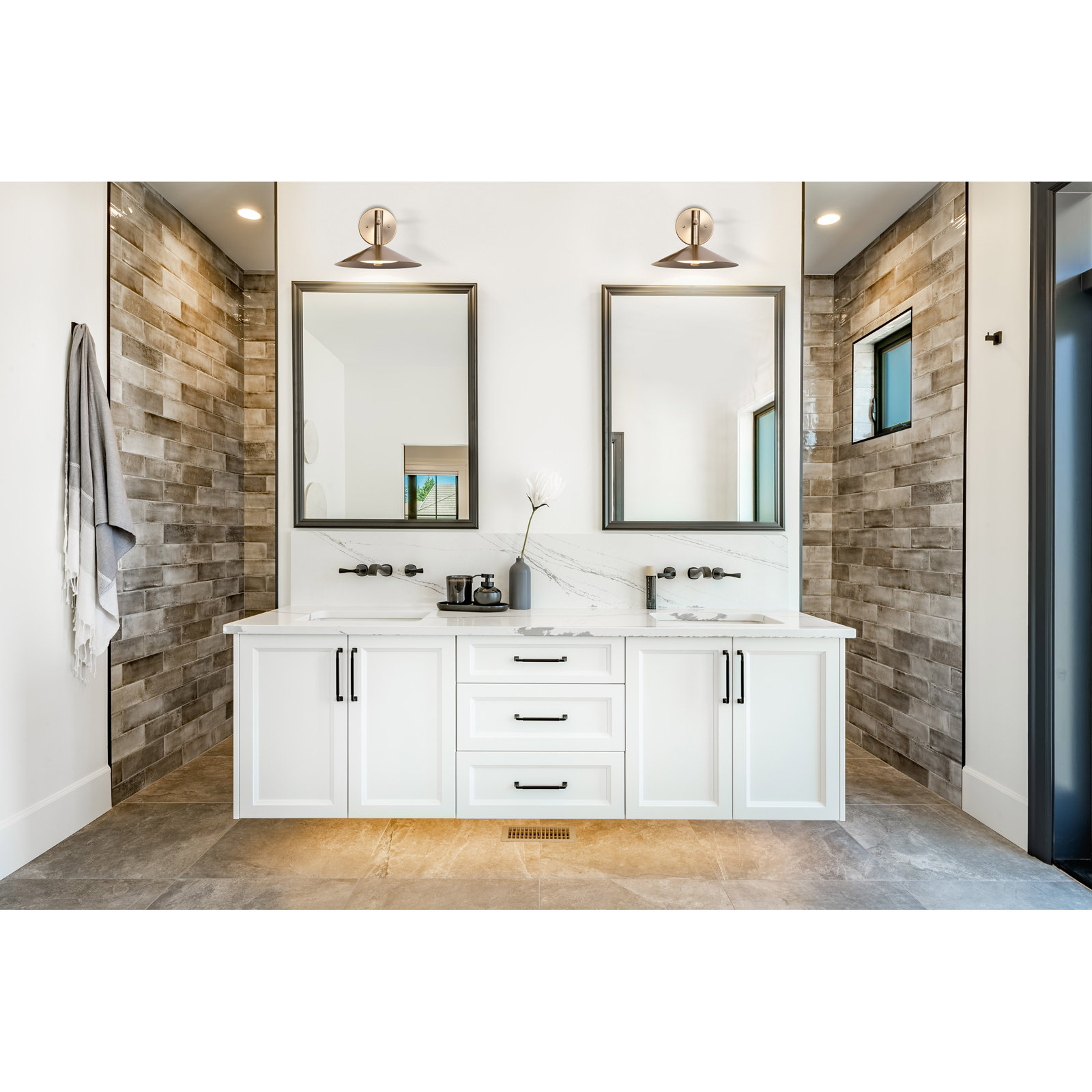 Vicente Single Light LED Vanity Light, Burnished Brass, Burnished Brass