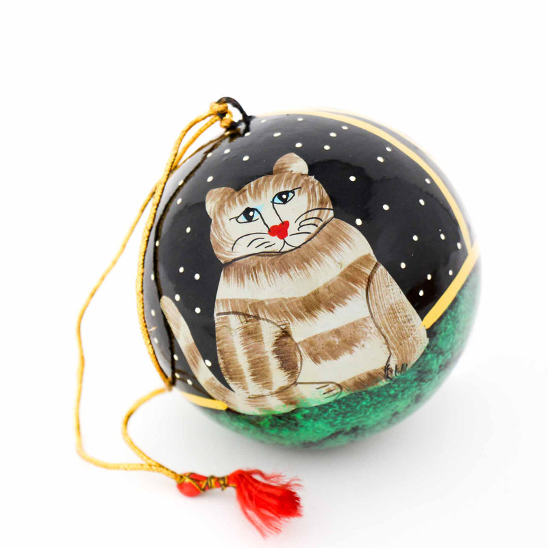 Ornement en forme de boule peinte à la main