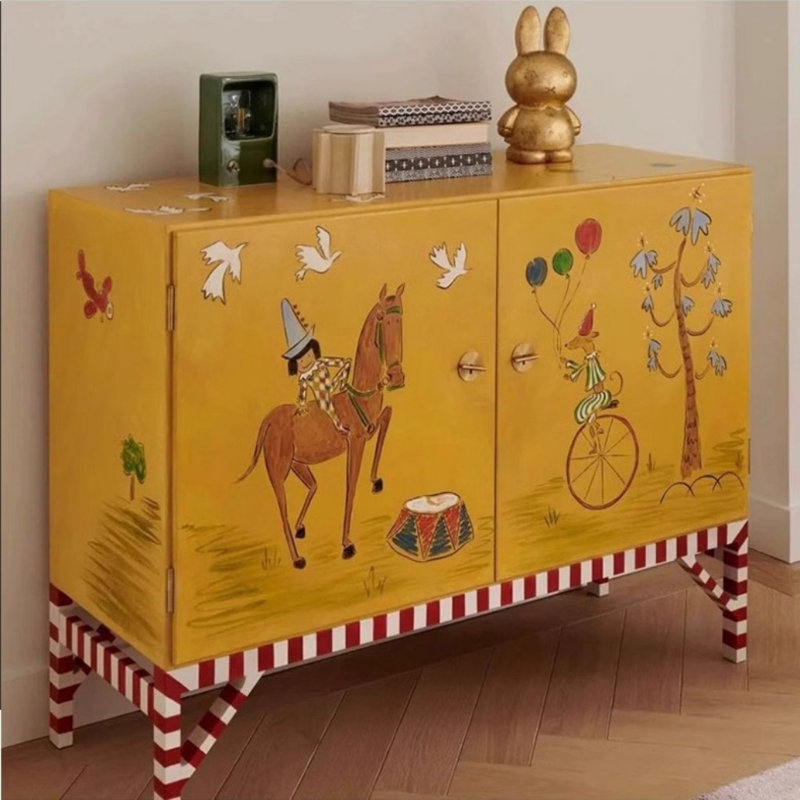 Mignon buffet peint, H 35,43 po x l 39,37 po x P 15,75 po