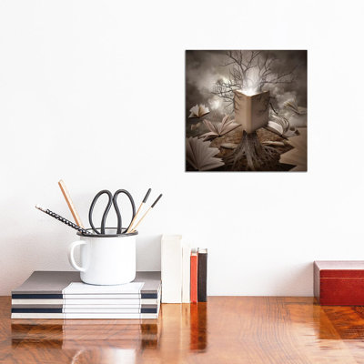 «Old Tree Reading a Story Book» par Angela Waye - impression sur toile tendue