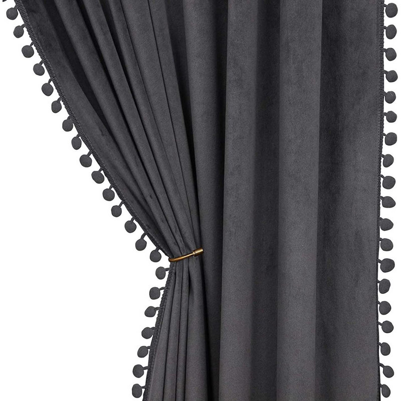 Rideaux en velours filtrant la lumière douce avec passe-tringle Pom Pom pour chambre et salon, L 52 po x L 95 po, Gris foncé