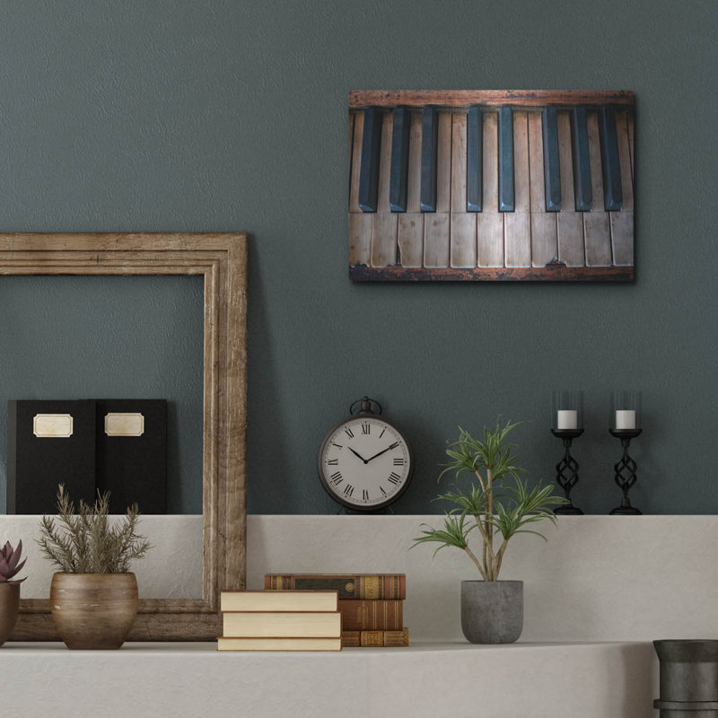Art mural en métal Winston Porter «Antique Piano Keys» par Rick Berk, H 12 po x l 16 po