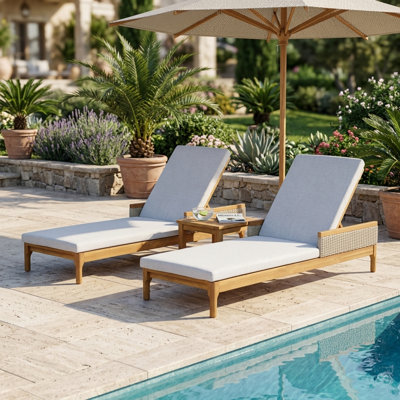 Ensemble de 2 chaises longues d'extérieur en bois d'acacia de 76,8 po avec dossier réglable à 4 positions et coussins imperméables - Ensemble de chaises longues Coastal Modern