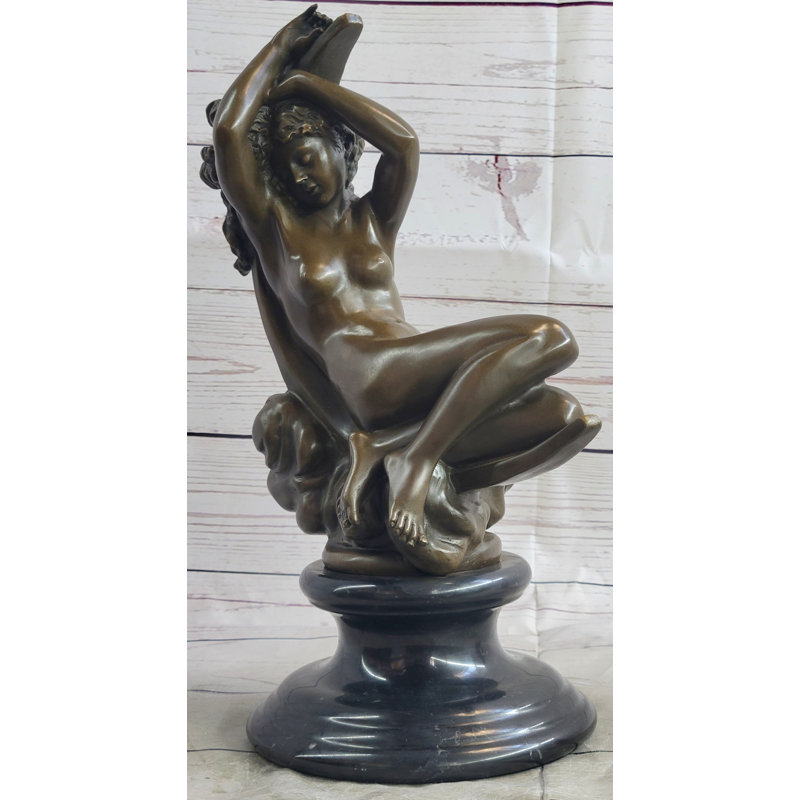 Sculpture «Diana on a Crescent Moon» par Séraphin Denécheau sur base de marbre