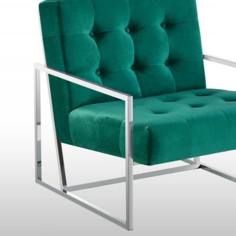 Luxueux fauteuil capitonné en velours avec structure en acier inoxydable chromé, parfait pour les salons modernes et élégants.