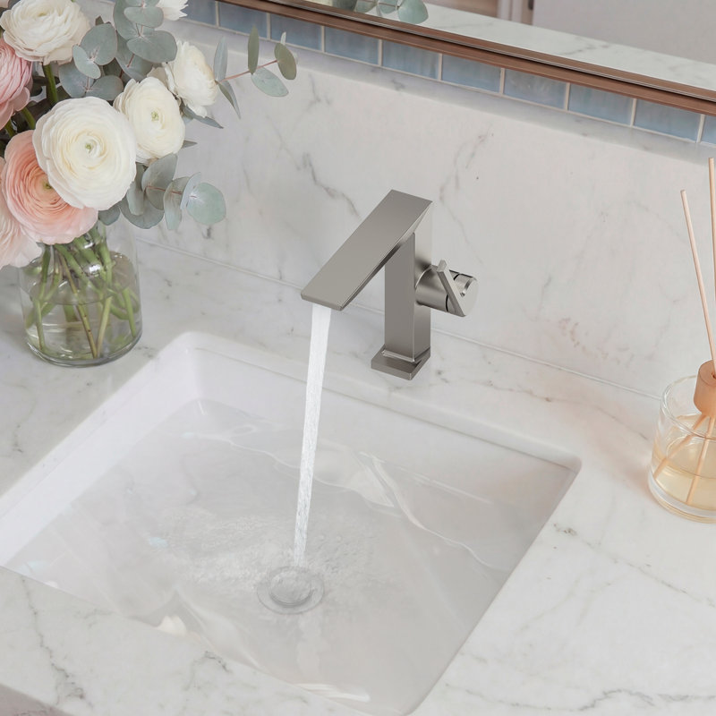  Single Hole Bathroom Faucet with Pop-up Overflow Drain Assembly, Single Handle Bathroom Sink Faucet, Brushed Nickel