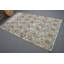 Tapis tribal en laine beige d'inspiration Anatolienne, idéal pour les espaces de cuisine et de salle à manger d'influence turque rétro