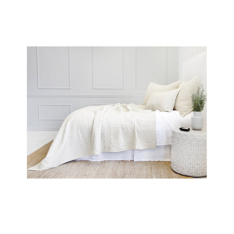 Hampton Organic Linen Cream Quilted Queen Coverlet