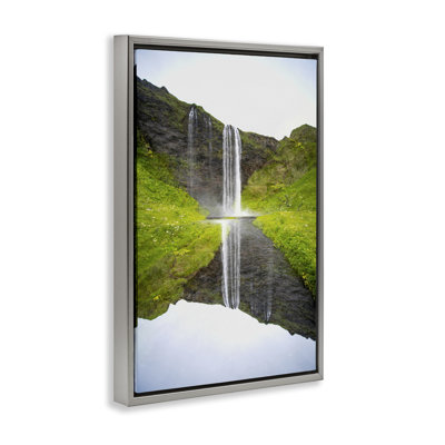Cadre flottant Lush Waterfall Reflection, design par Robin Vandenabeele