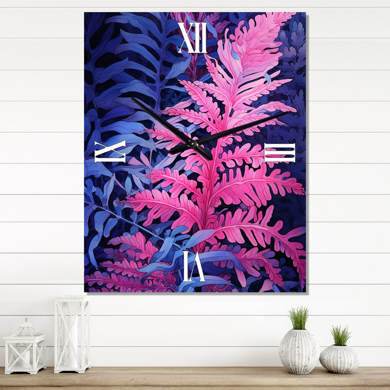 Horloge murale rose sur fond de fougères roses et bleues, Petit