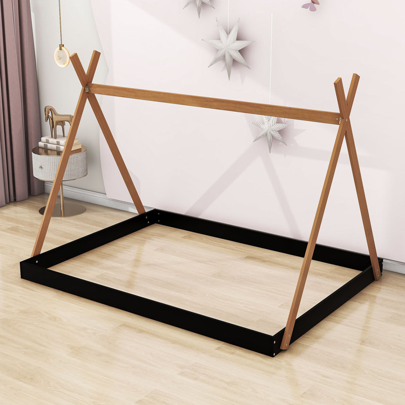 Lit plateforme en bois avec structure triangulaire Ailynn, Noir / brun