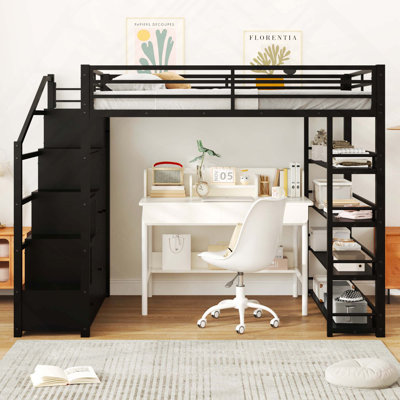 Lit mezzanine en métal avec tablettes de rangement, armoires et garde-robe