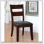 Ensemble de 2 chaises d'appoint rembourrées en similicuir cerisier foncé, combinant confort et élégance pour des sièges polyvalents.