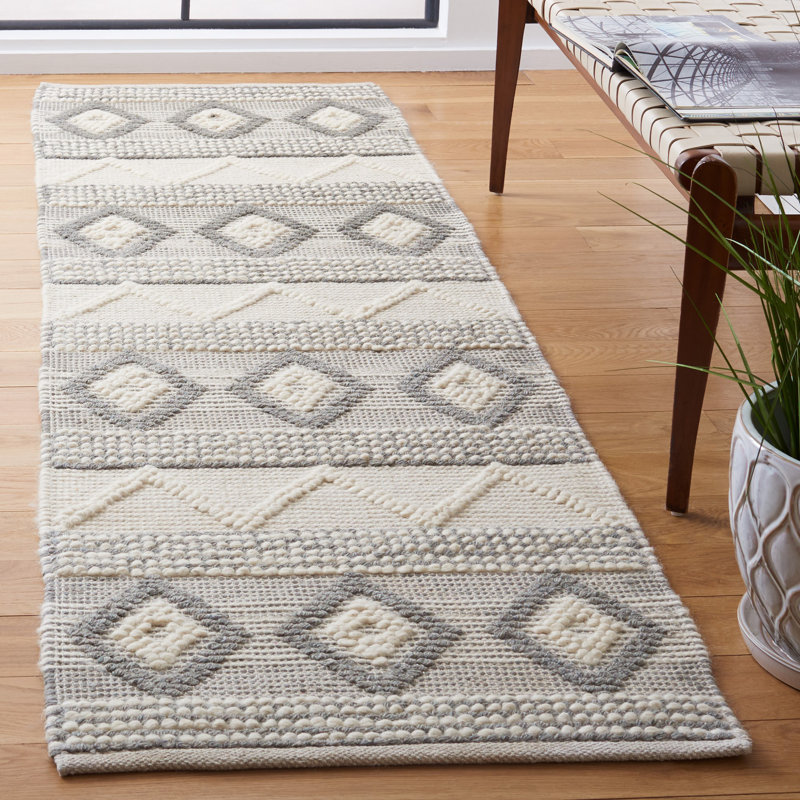Jacques Hand Woven Wool/Cotton Southwestern Rug in Gray/Ivory, Runner 2'3" x 8'