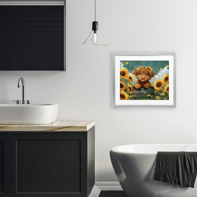 Adorable jolie vache Highland encadrée sous verre, design par Momart, H 17 po x l 21 po, Cadre de ferme gris