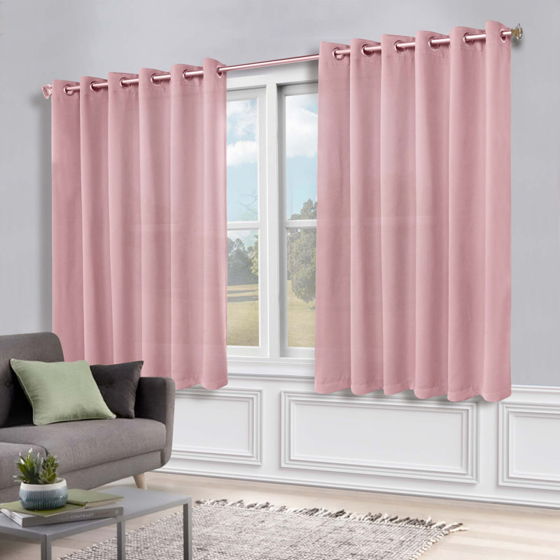 Paire de rideaux obscurcissant avec œillets Millendon, Craie mauve, L 70 po x L 63 po