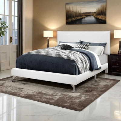 Lit tapissier Anra, aspect cuir blanc grand, pieds en métal, H 47,02 po x l 70,01 po x L 86,95 po