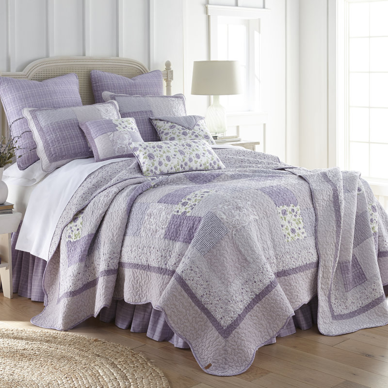 Lavender and White Cotton Twin Reversible Quilt