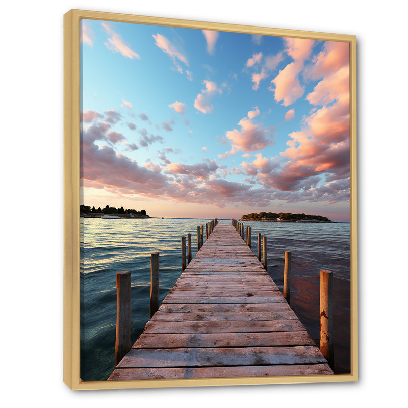 Jetée et quai Tranquil I - art mural de bord de mer pour le salon, H 40 po x l 30 po x P 1,5 po, Cadre flottant érable