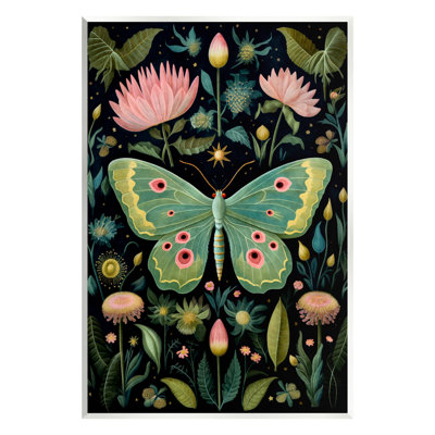 Papillon de nuit avec plantes botaniques
