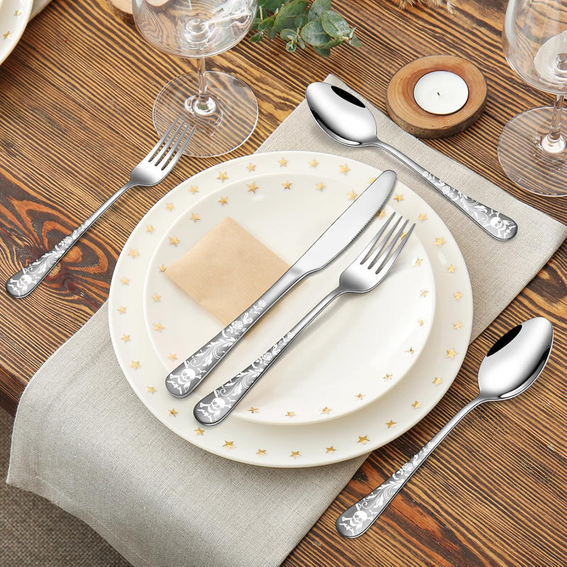 40-Piece Skull Pattern Flatware Set For 8, Gothic Pirate Rose Silverware With Skeleton Flower Bat Butterfly Design, Mirror Polished Stainless Steel Tableware For Halloween Party Gift