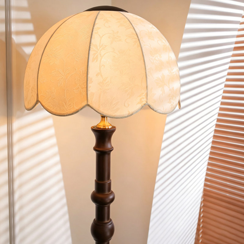 Tissus beige-blanc + brun-noisette + lampes sur pied en bois massif, Brun noyer