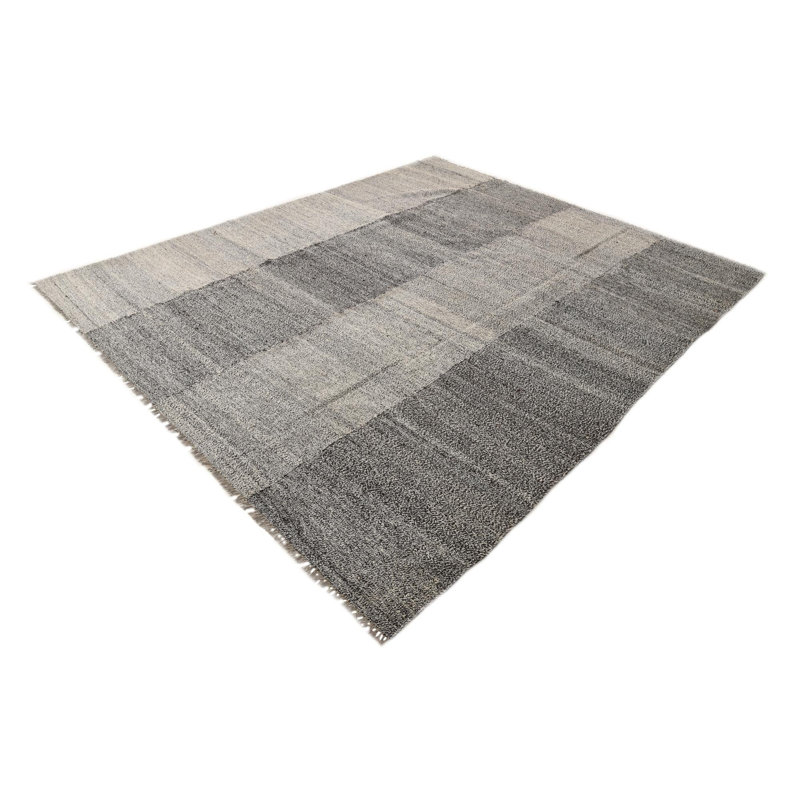 Tapis noir et blanc 8 x 10 Petrella