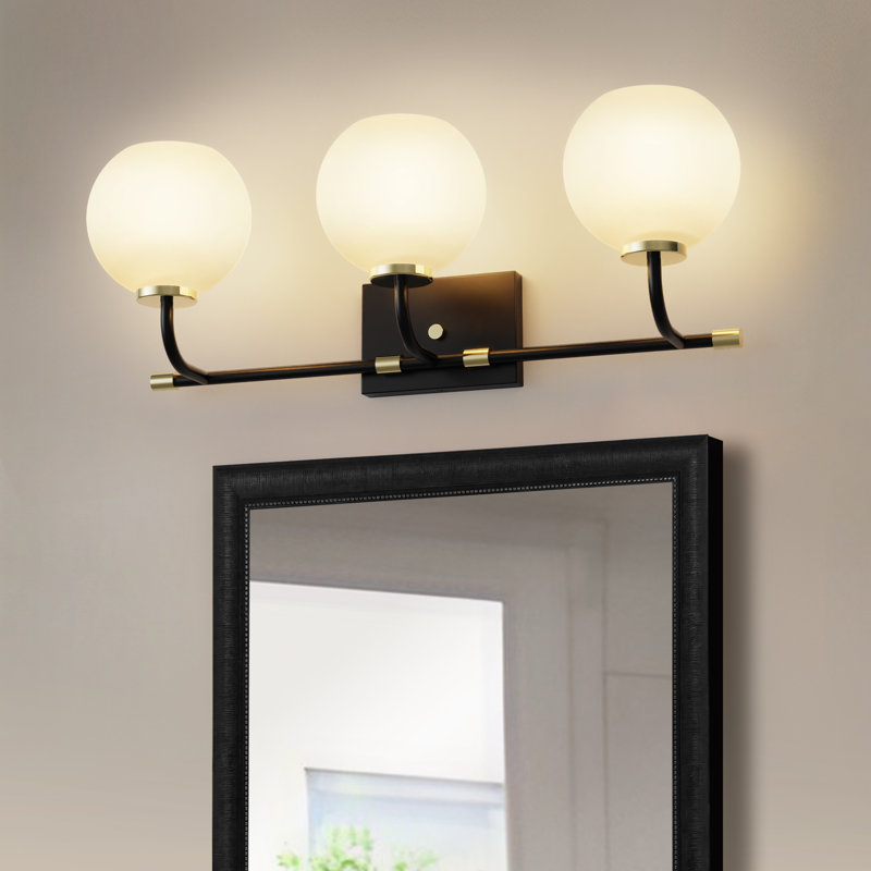 Luminaire de salle de bain moderne à 3 lumières avec abat-jour en verre givré Cantara