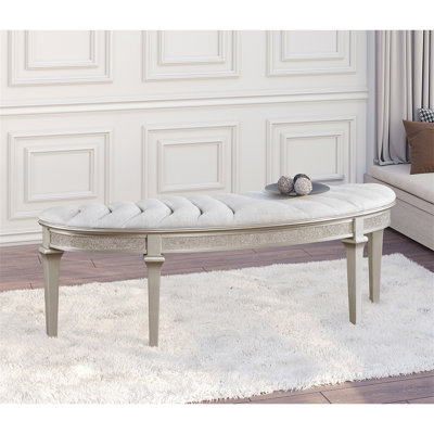 Banc incurvé recouvert de tissu