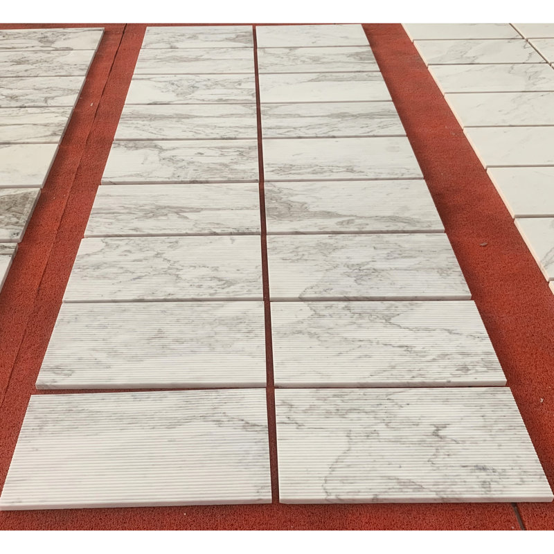 Carreaux de marbre en pierre naturelle cannelés 3D 12 * 24 - Finition texturée pour les salles de bain blanches