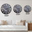 Plumes noires et blanches - Horloge murale traditionnelle-398284585