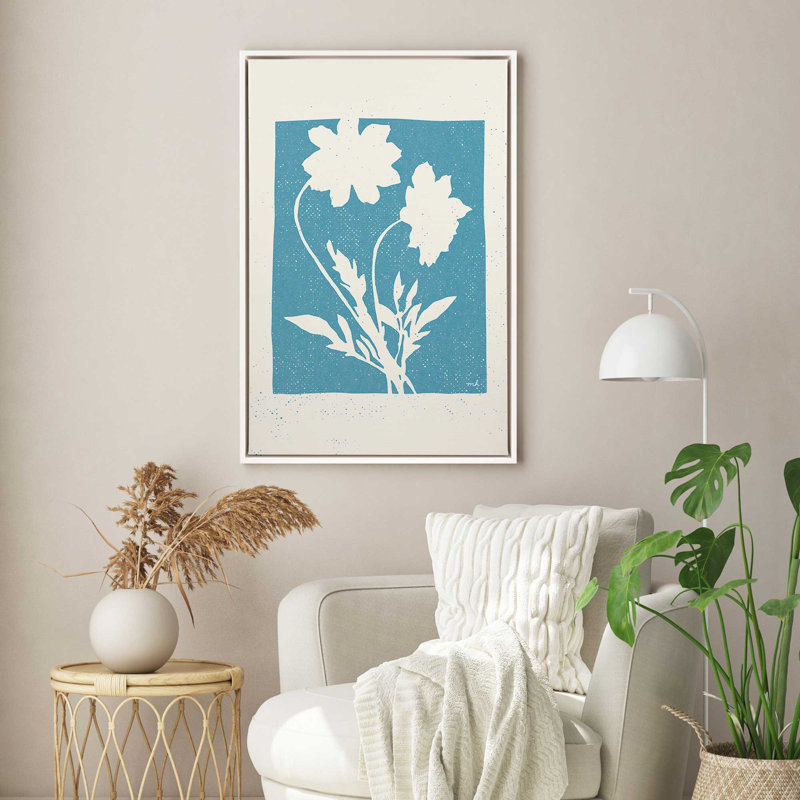 «Subtle Blossoms in Blue», reproduction sur toile, H 36,75 po x l 24,75 po, Cadre flottant en érable américain