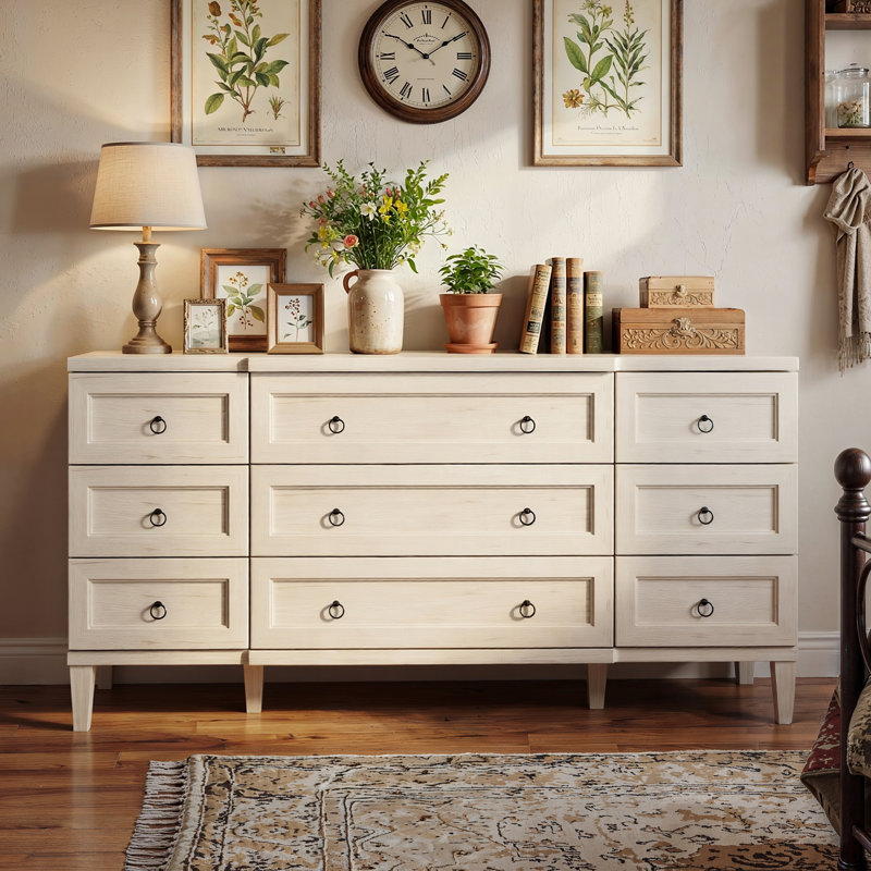 Commode à neuf tiroirs de style rustique, Beige